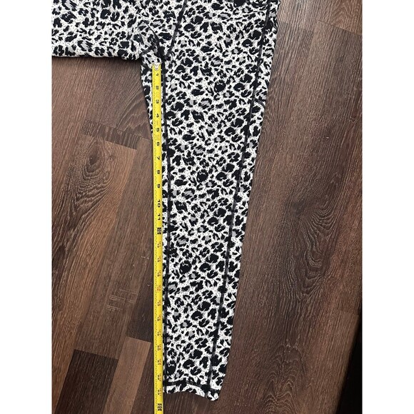 Zyia Active Brilliant Hi Rise 7/8 Leggings Snow Leopard Size 12 - Picture 7 of 7